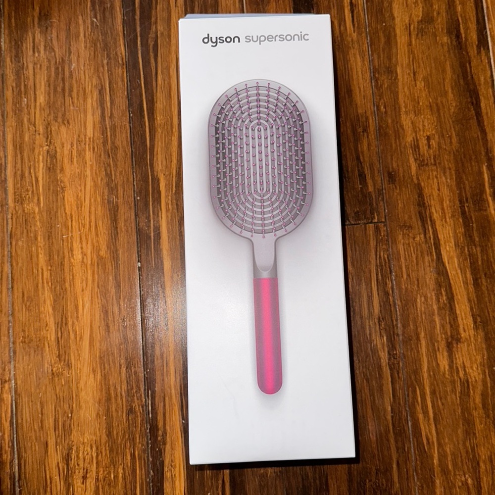 Dyson Paddle Brush